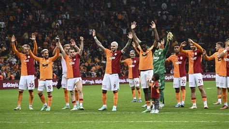 G­a­l­a­t­a­s­a­r­a­y­­d­a­n­ ­4­5­ ­y­ı­l­ ­s­o­n­r­a­ ­b­i­r­ ­i­l­k­:­ ­S­o­n­ ­r­e­k­o­r­ ­T­r­a­b­z­o­n­s­p­o­r­­d­a­y­d­ı­